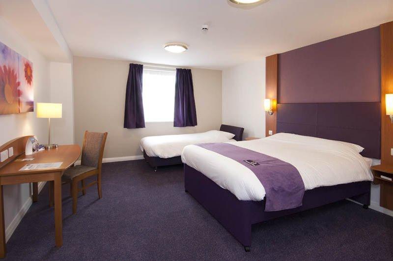 Premier Inn Portsmouth North Harbour Екстер'єр фото