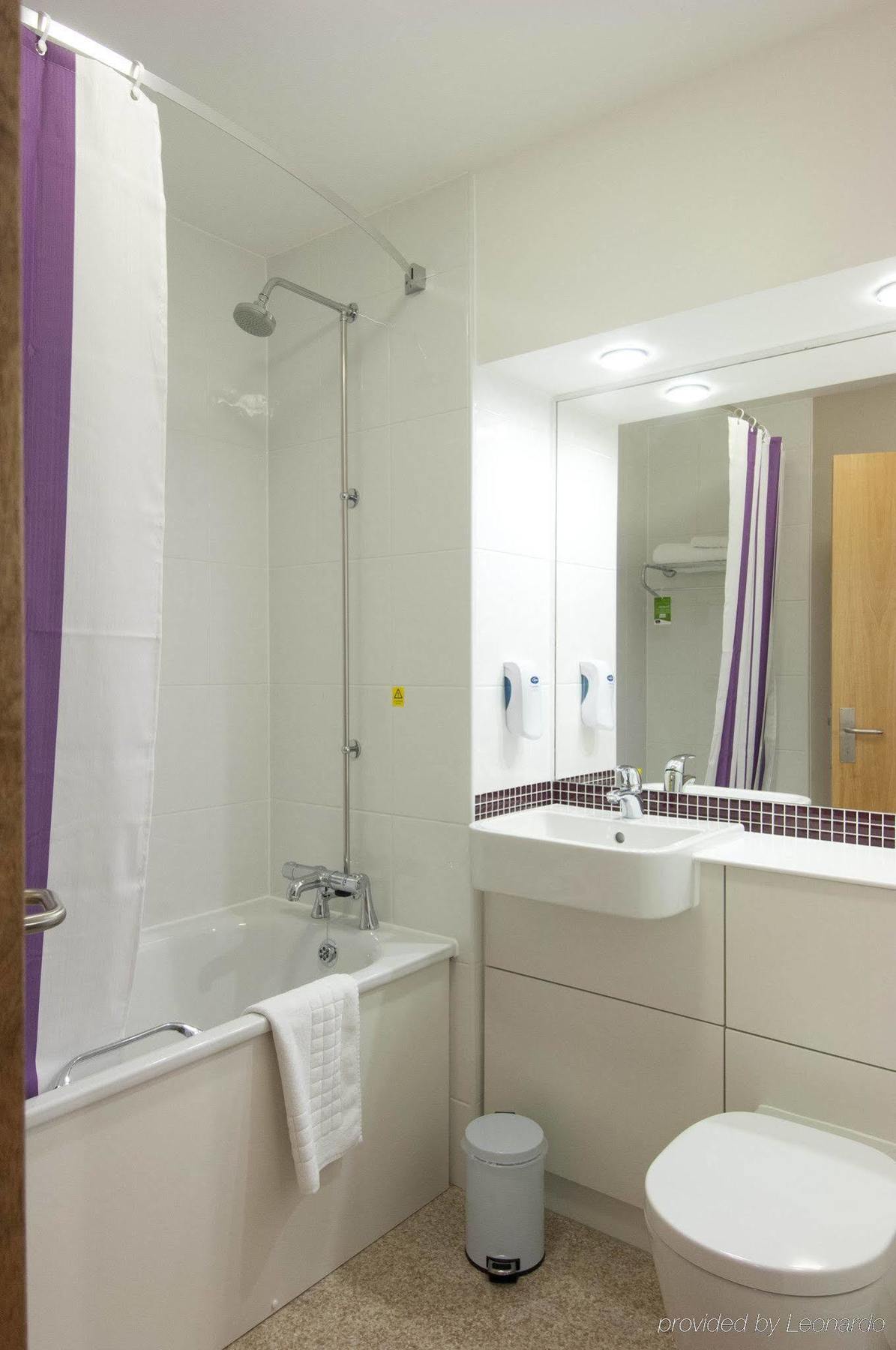 Premier Inn Portsmouth North Harbour Екстер'єр фото